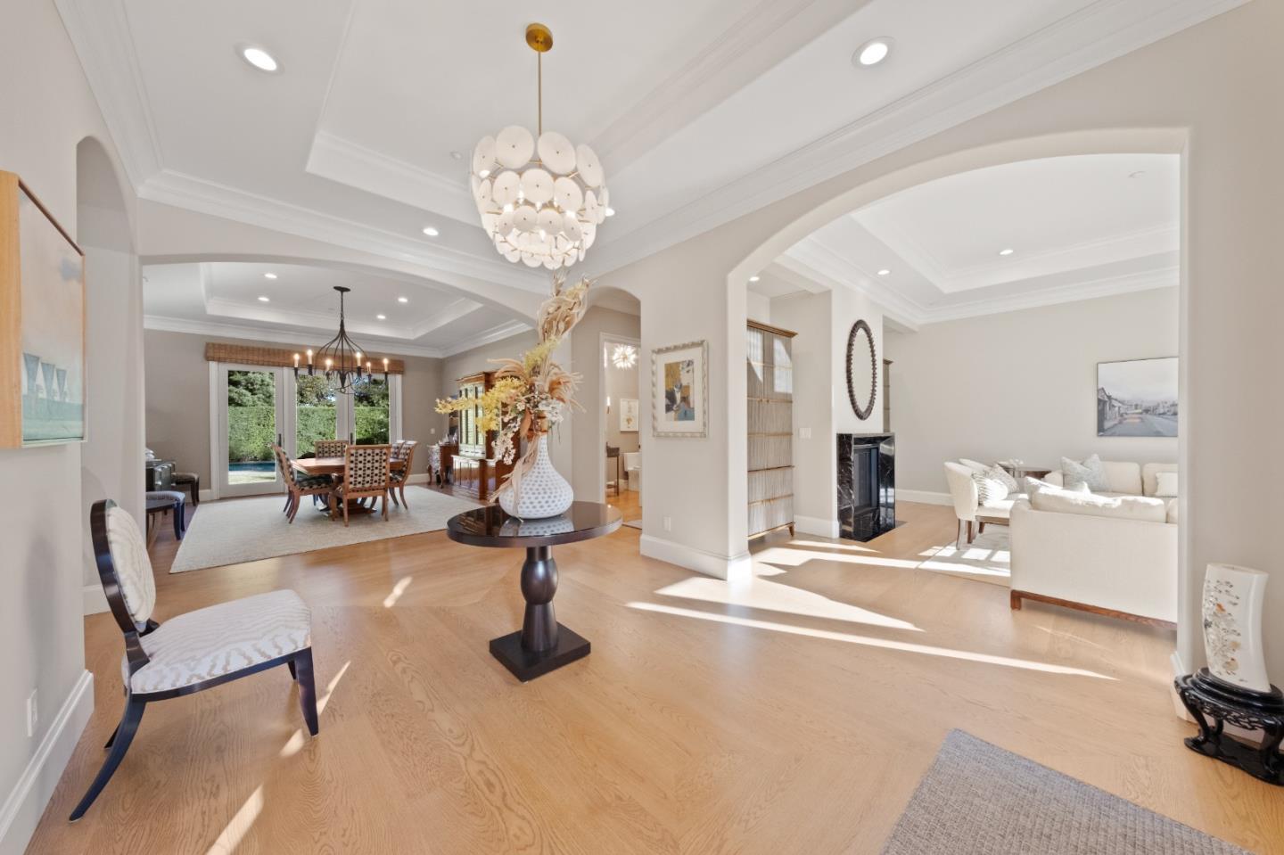 Detail Gallery Image 3 of 62 For 530 Barbara Way, Hillsborough,  CA 94010 - 4 Beds | 4/1 Baths