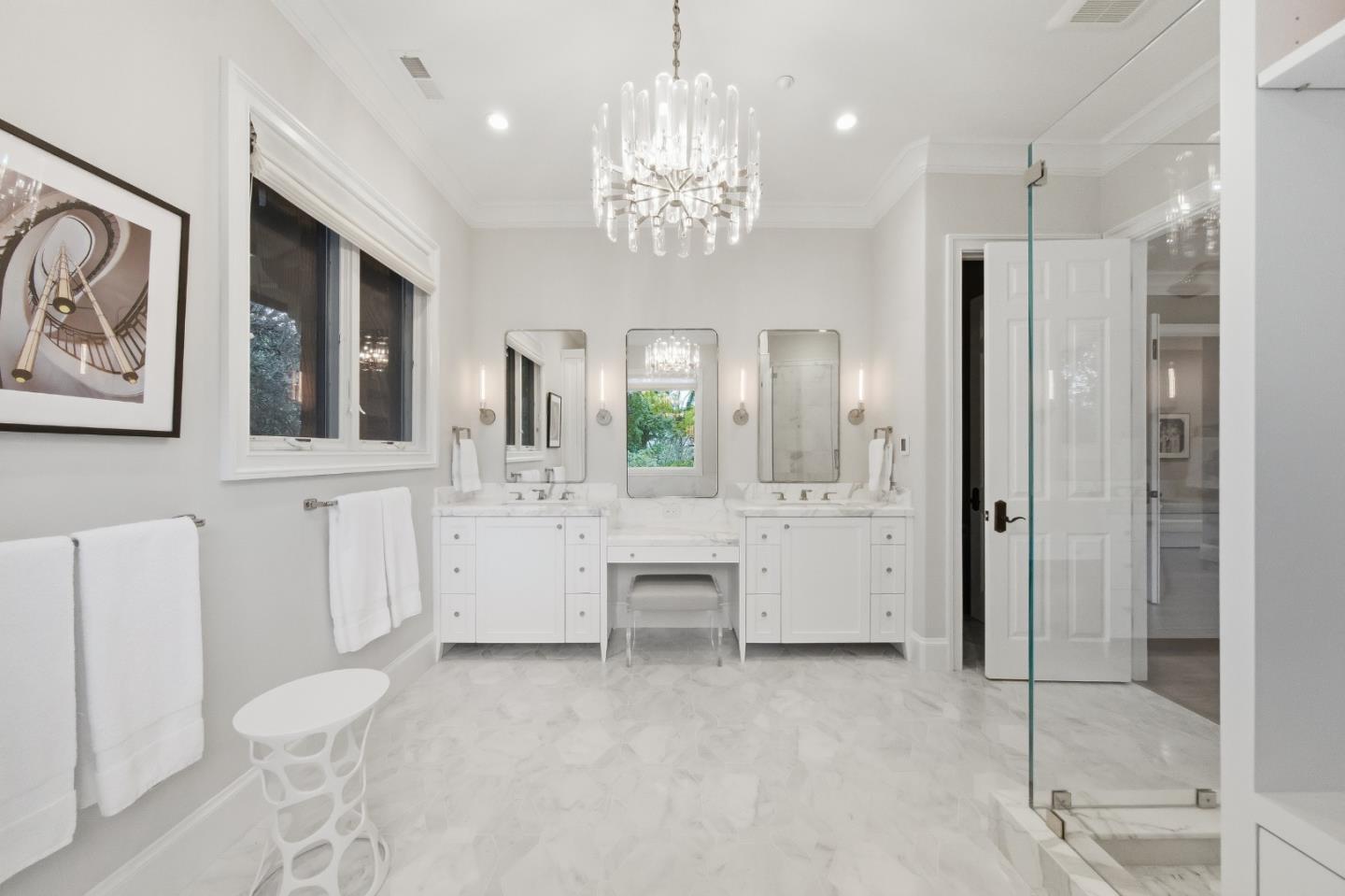 Detail Gallery Image 31 of 62 For 530 Barbara Way, Hillsborough,  CA 94010 - 4 Beds | 4/1 Baths