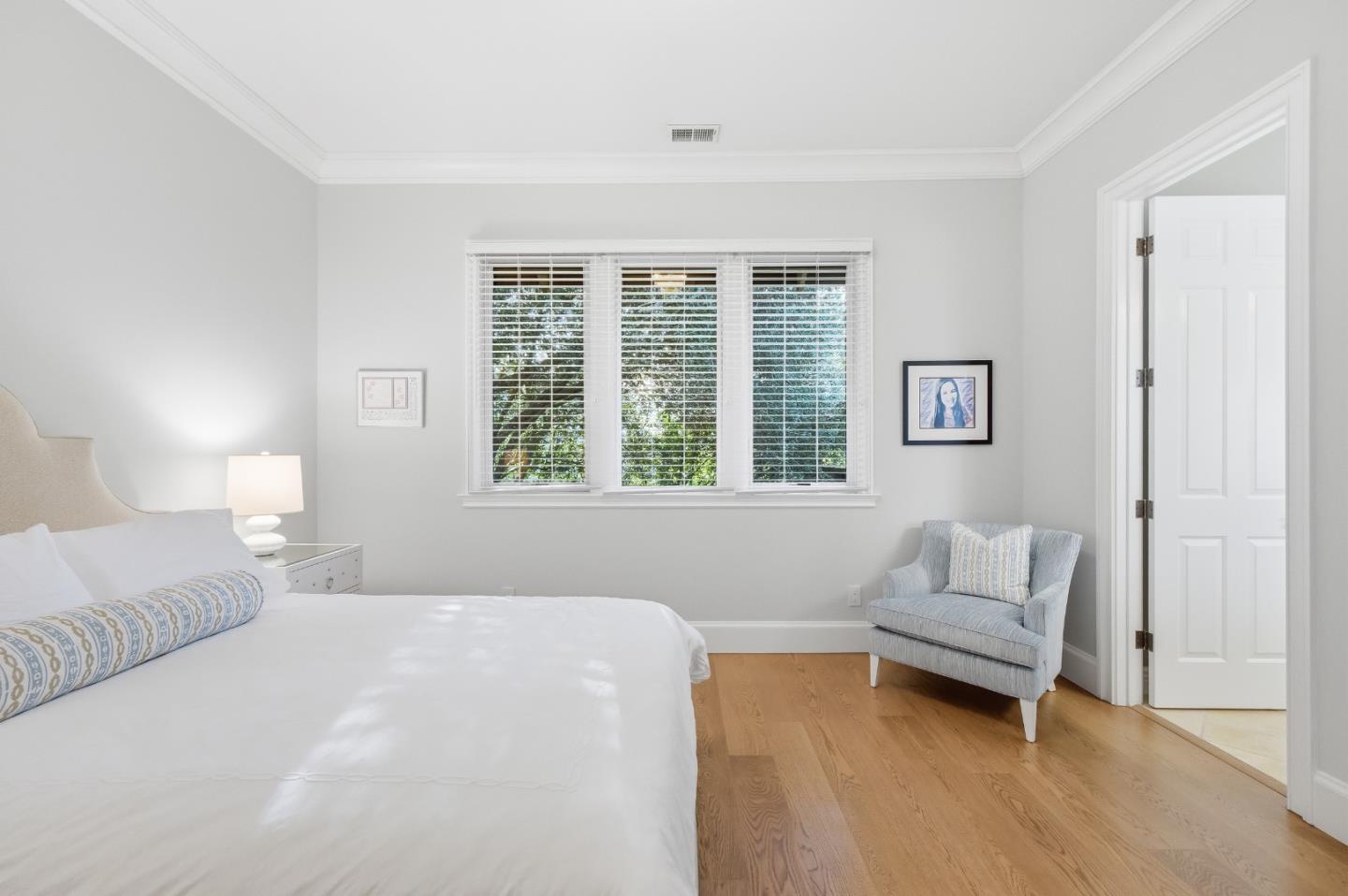 Detail Gallery Image 32 of 62 For 530 Barbara Way, Hillsborough,  CA 94010 - 4 Beds | 4/1 Baths