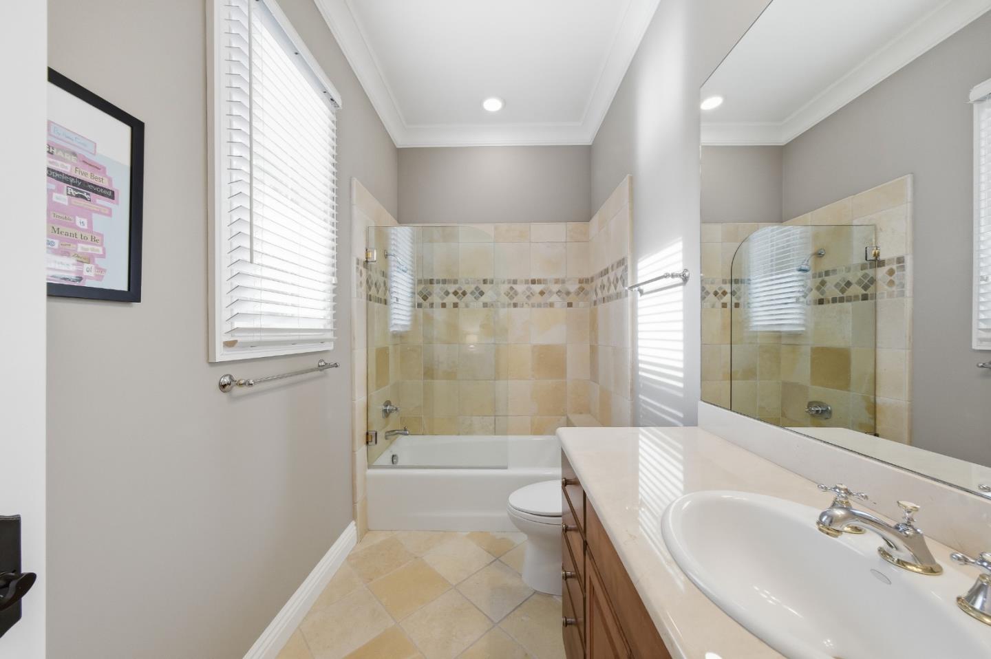 Detail Gallery Image 33 of 62 For 530 Barbara Way, Hillsborough,  CA 94010 - 4 Beds | 4/1 Baths