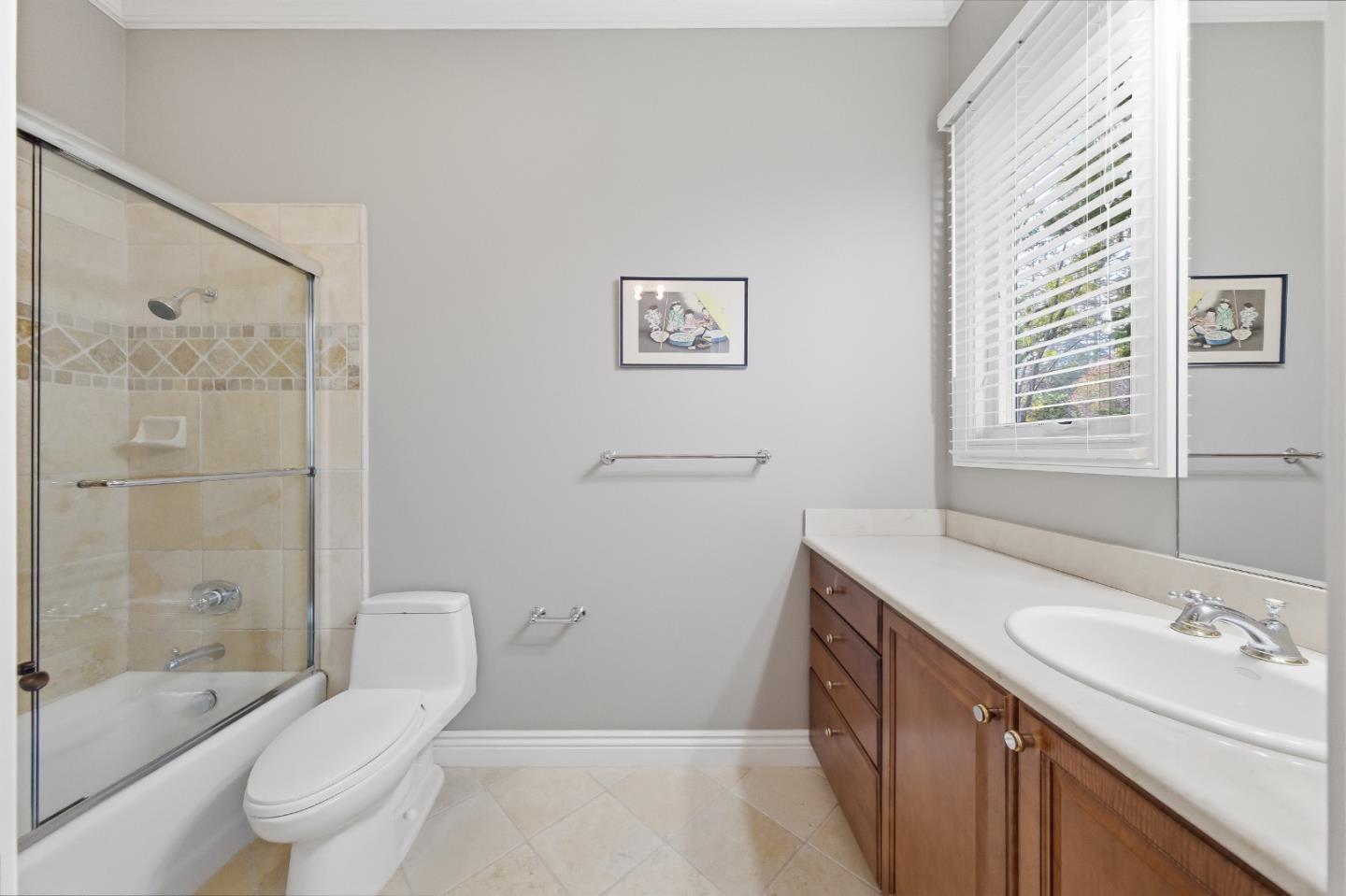 Detail Gallery Image 35 of 62 For 530 Barbara Way, Hillsborough,  CA 94010 - 4 Beds | 4/1 Baths