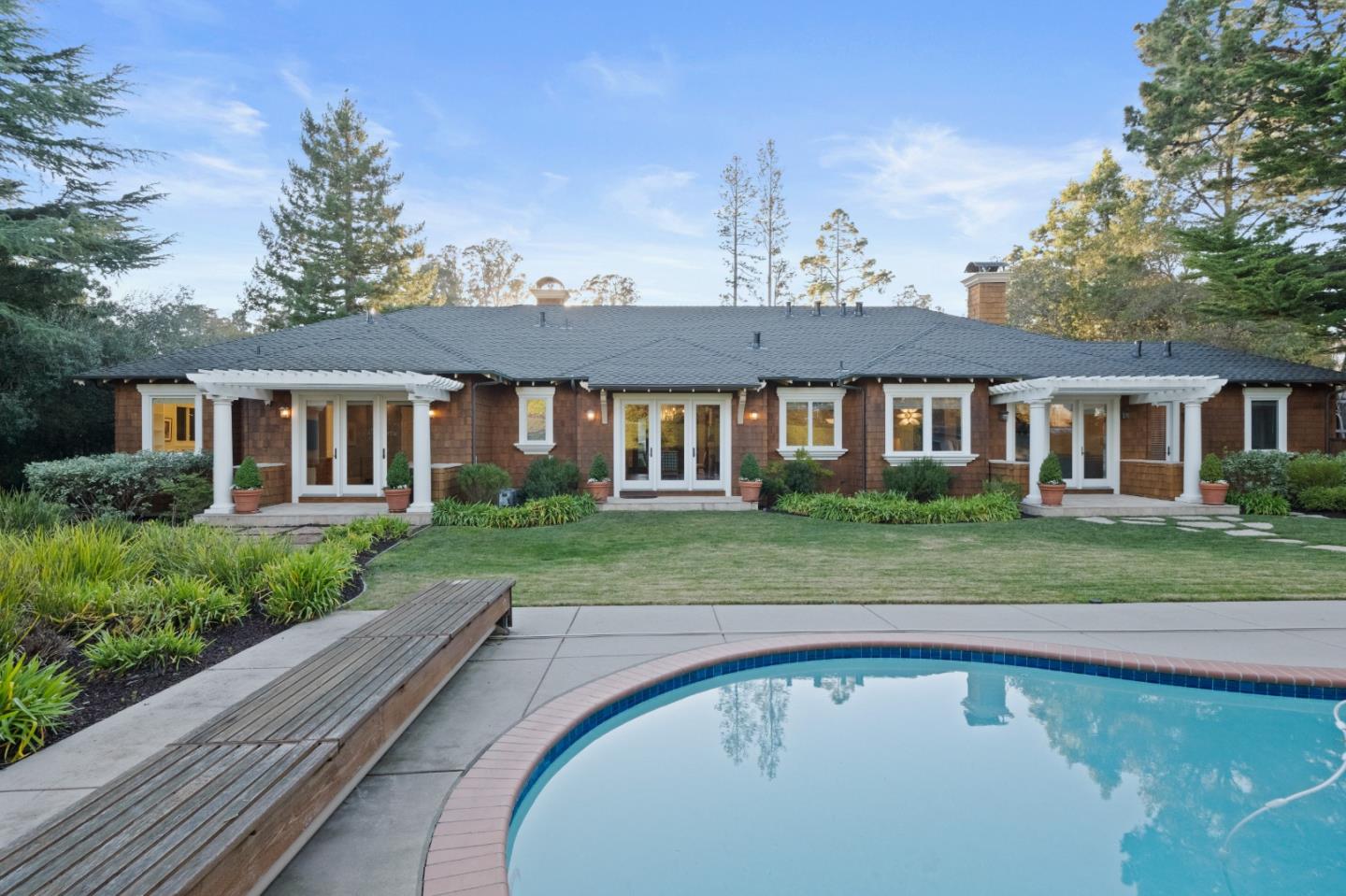 Detail Gallery Image 41 of 62 For 530 Barbara Way, Hillsborough,  CA 94010 - 4 Beds | 4/1 Baths