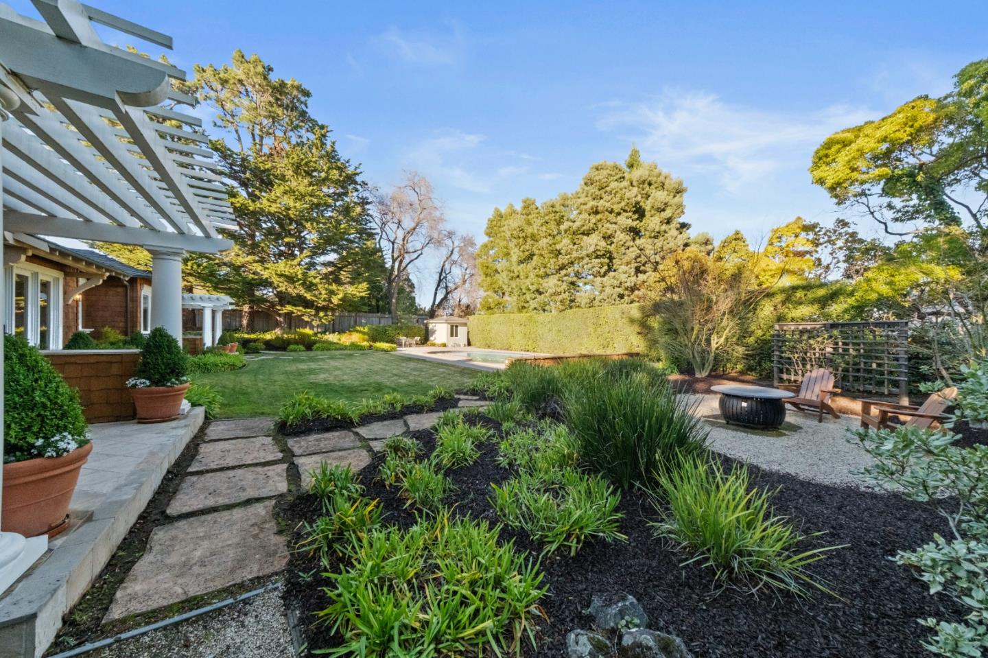 Detail Gallery Image 43 of 62 For 530 Barbara Way, Hillsborough,  CA 94010 - 4 Beds | 4/1 Baths