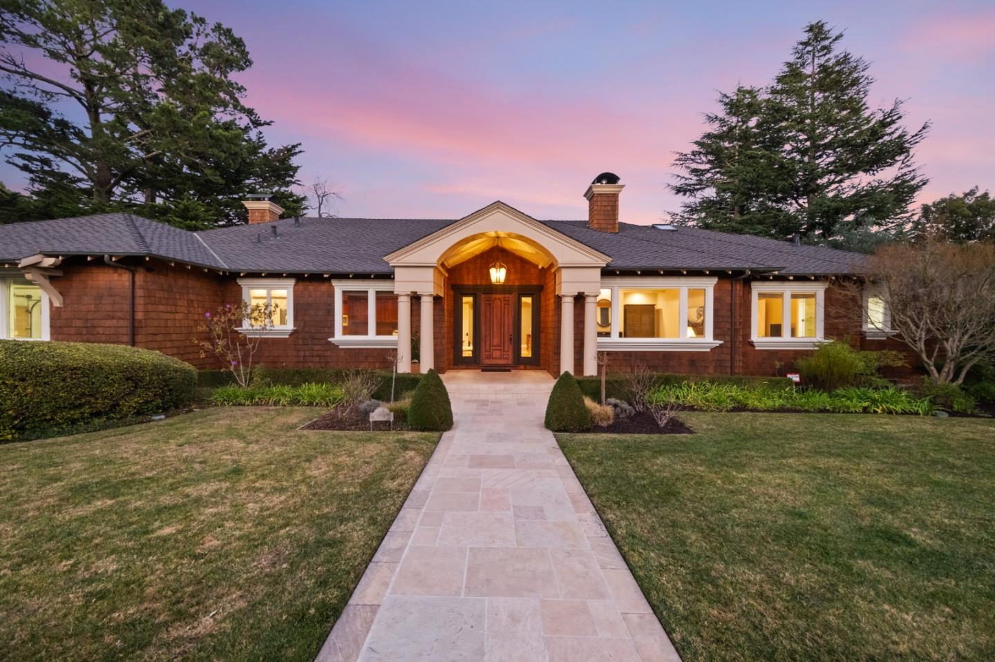 Detail Gallery Image 46 of 62 For 530 Barbara Way, Hillsborough,  CA 94010 - 4 Beds | 4/1 Baths