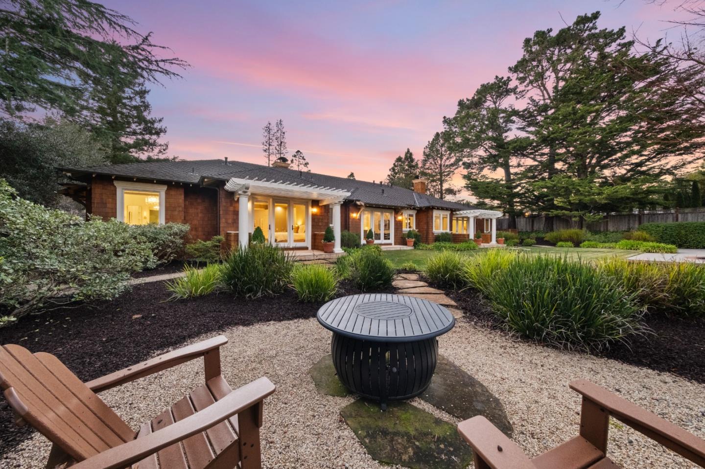 Detail Gallery Image 50 of 62 For 530 Barbara Way, Hillsborough,  CA 94010 - 4 Beds | 4/1 Baths