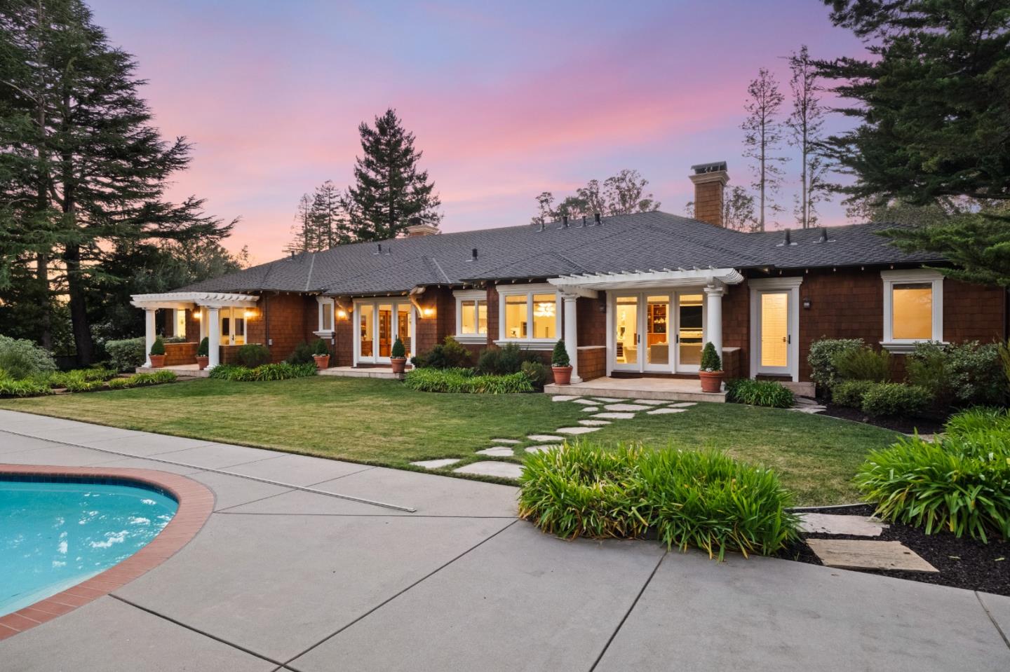 Detail Gallery Image 54 of 62 For 530 Barbara Way, Hillsborough,  CA 94010 - 4 Beds | 4/1 Baths