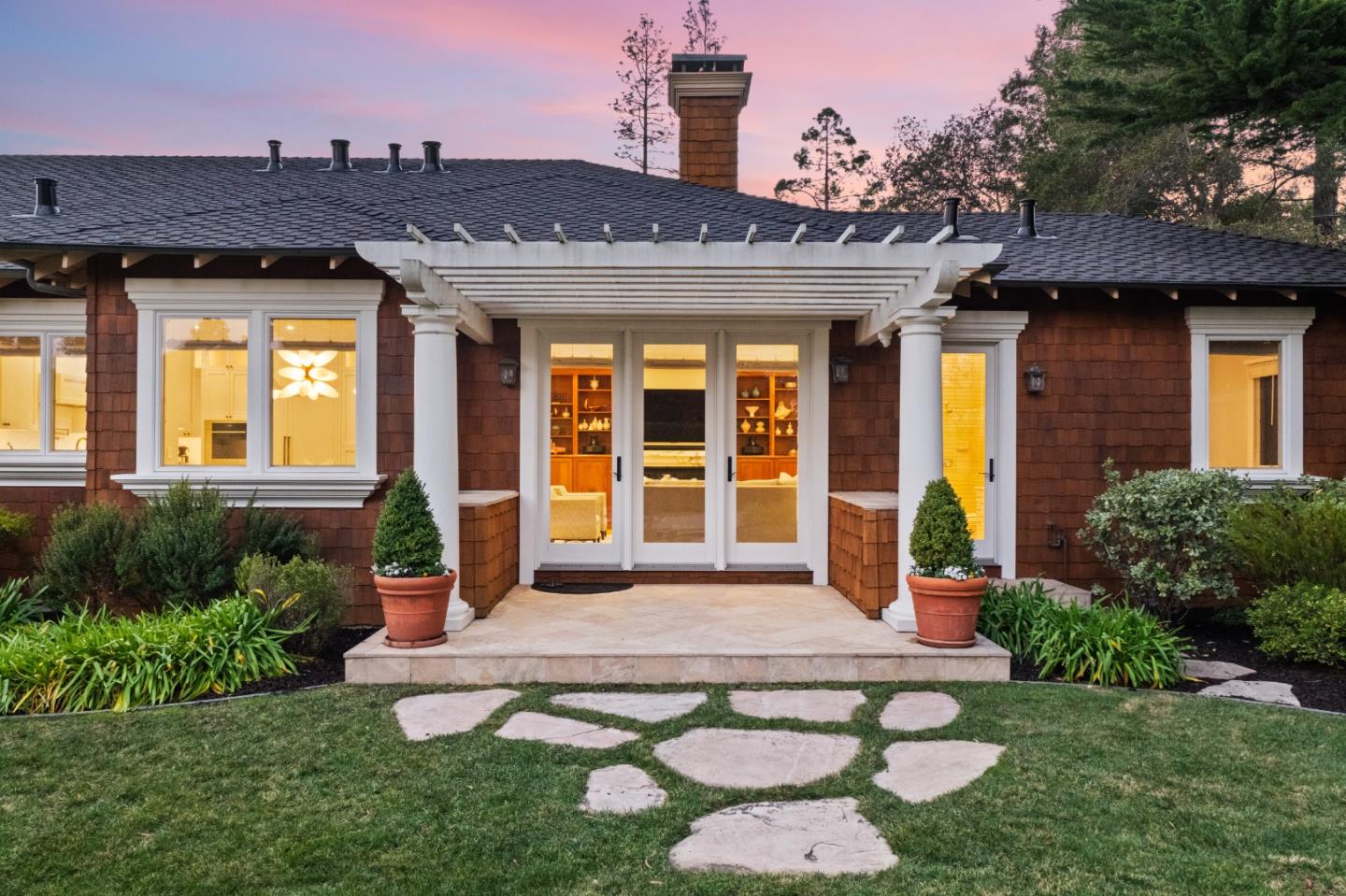 Detail Gallery Image 55 of 62 For 530 Barbara Way, Hillsborough,  CA 94010 - 4 Beds | 4/1 Baths