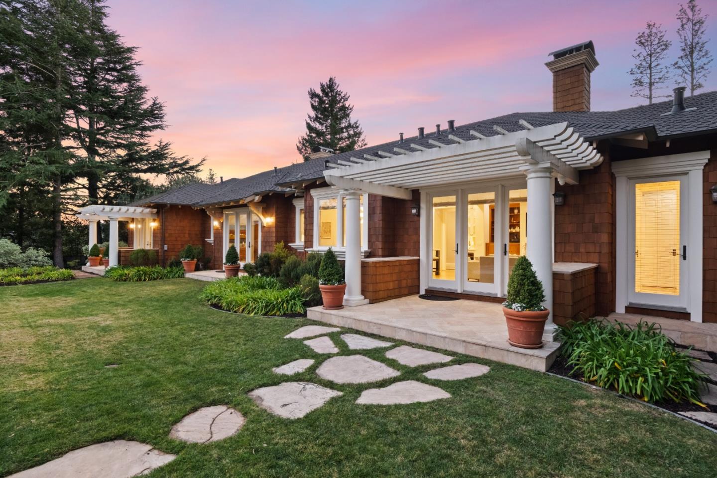 Detail Gallery Image 56 of 62 For 530 Barbara Way, Hillsborough,  CA 94010 - 4 Beds | 4/1 Baths