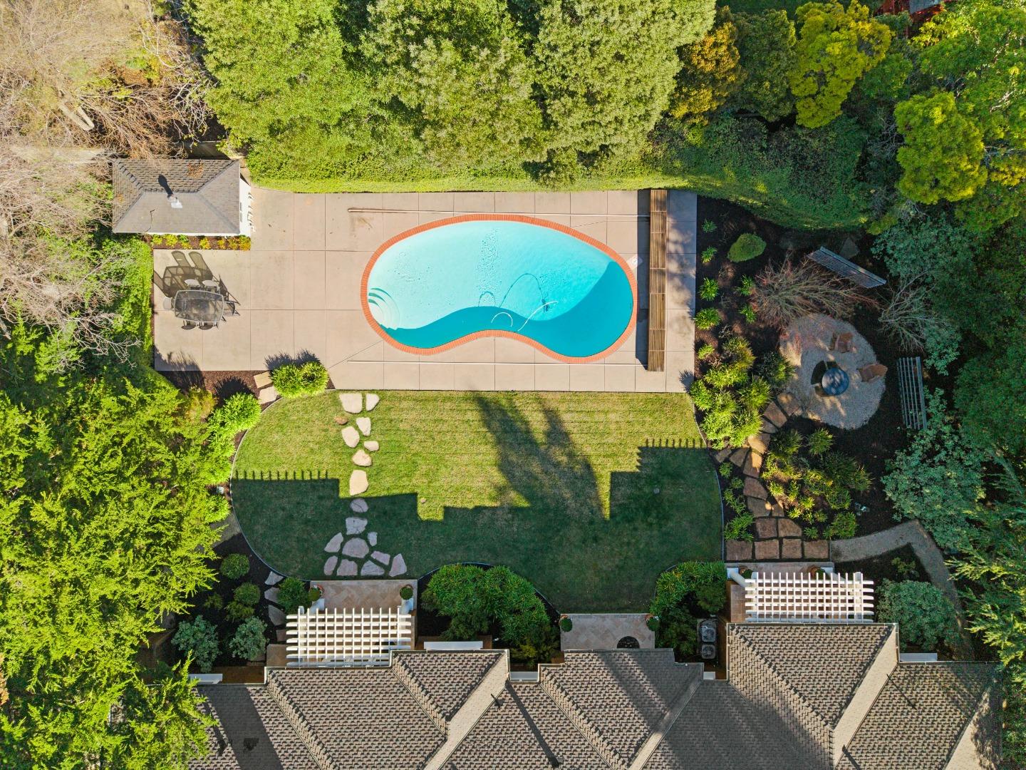 Detail Gallery Image 61 of 62 For 530 Barbara Way, Hillsborough,  CA 94010 - 4 Beds | 4/1 Baths