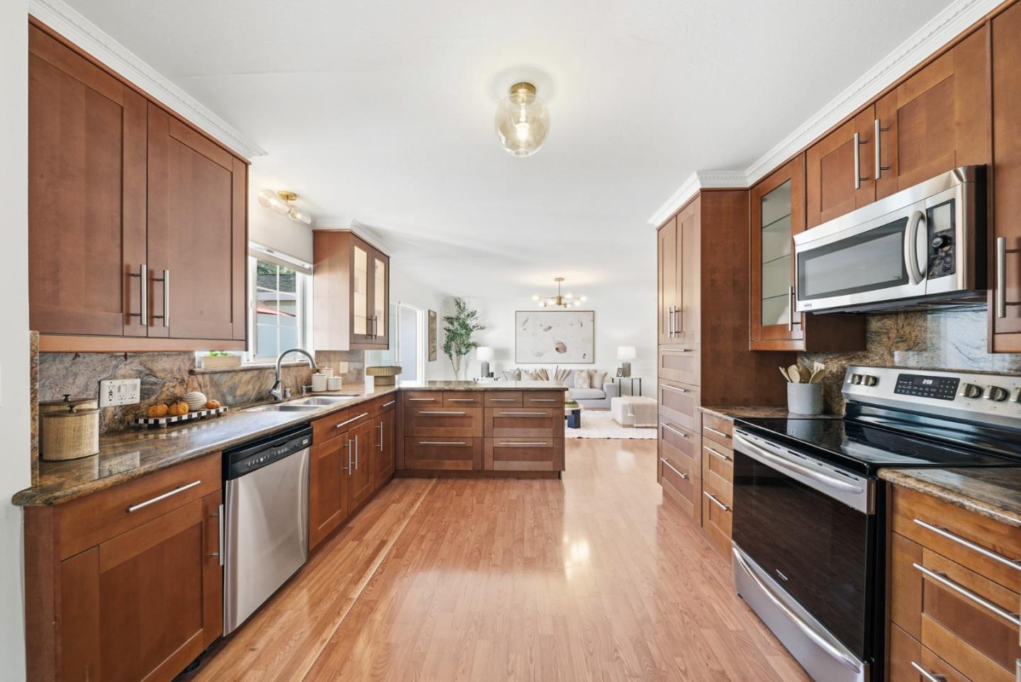 Detail Gallery Image 13 of 85 For 225 W Meadow Dr, Palo Alto,  CA 94306 - 3 Beds | 2 Baths