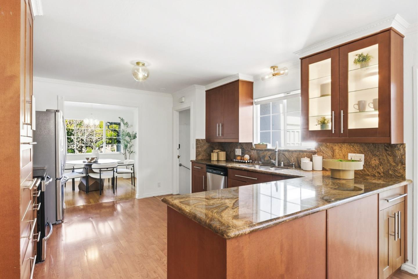 Detail Gallery Image 15 of 85 For 225 W Meadow Dr, Palo Alto,  CA 94306 - 3 Beds | 2 Baths