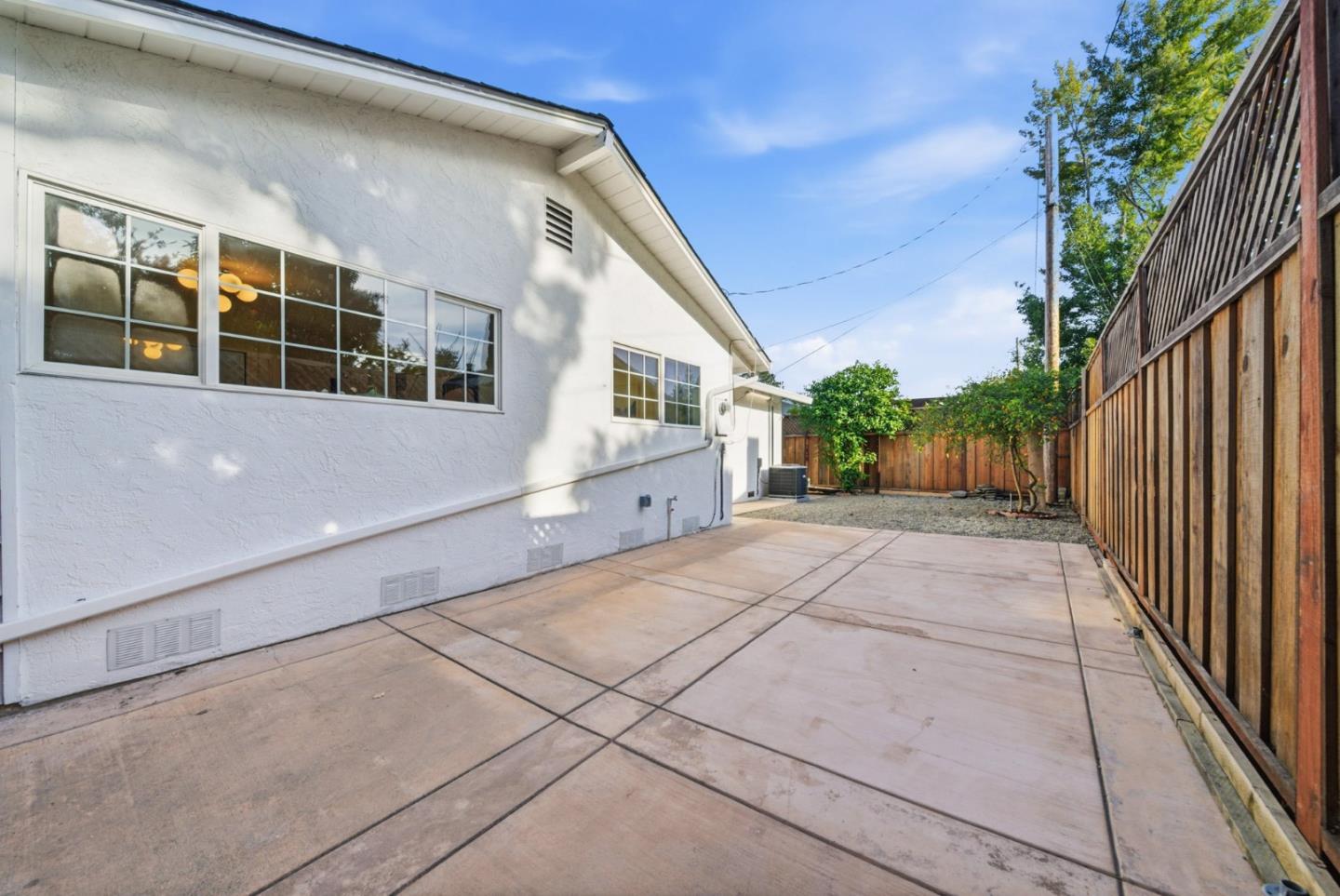 Detail Gallery Image 44 of 85 For 225 W Meadow Dr, Palo Alto,  CA 94306 - 3 Beds | 2 Baths