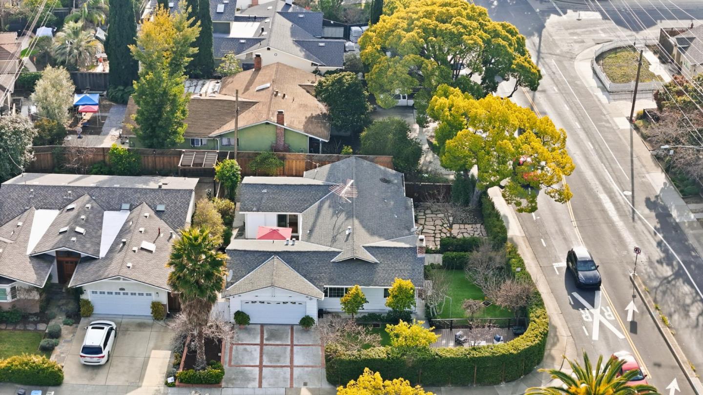 Detail Gallery Image 55 of 85 For 225 W Meadow Dr, Palo Alto,  CA 94306 - 3 Beds | 2 Baths