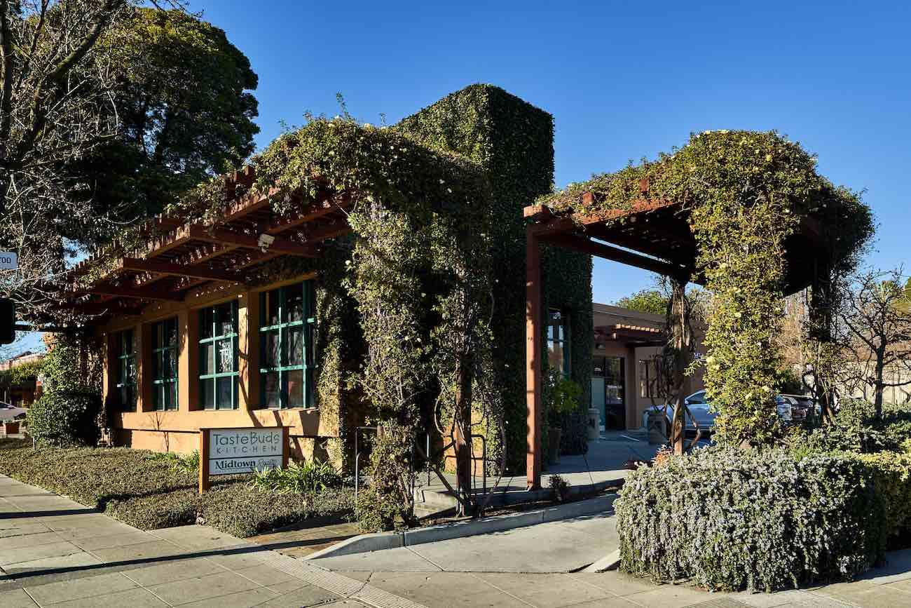 Detail Gallery Image 75 of 85 For 225 W Meadow Dr, Palo Alto,  CA 94306 - 3 Beds | 2 Baths