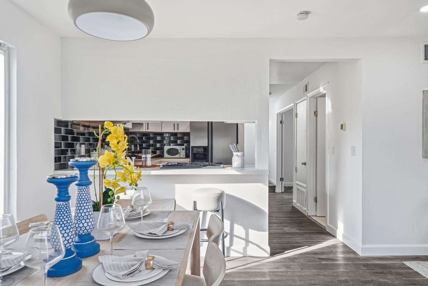 Detail Gallery Image 10 of 39 For 1136 Ribisi Cir, San Jose,  CA 95131 - 4 Beds | 2 Baths