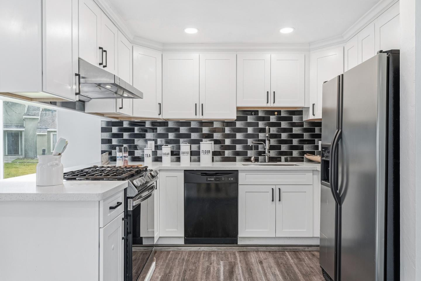 Detail Gallery Image 12 of 39 For 1136 Ribisi Cir, San Jose,  CA 95131 - 4 Beds | 2 Baths