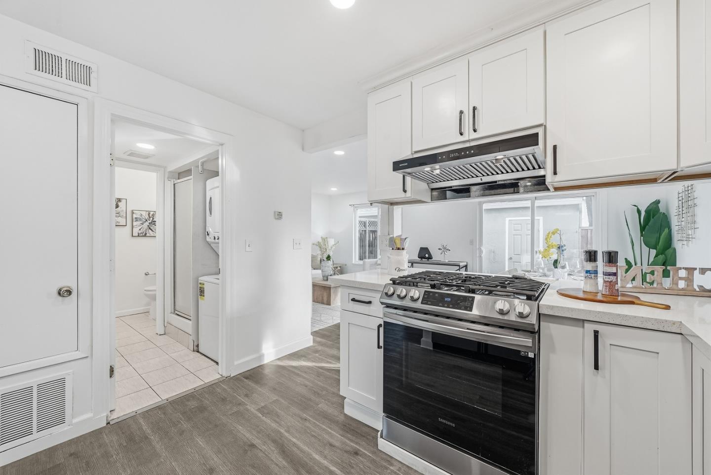 Detail Gallery Image 13 of 39 For 1136 Ribisi Cir, San Jose,  CA 95131 - 4 Beds | 2 Baths