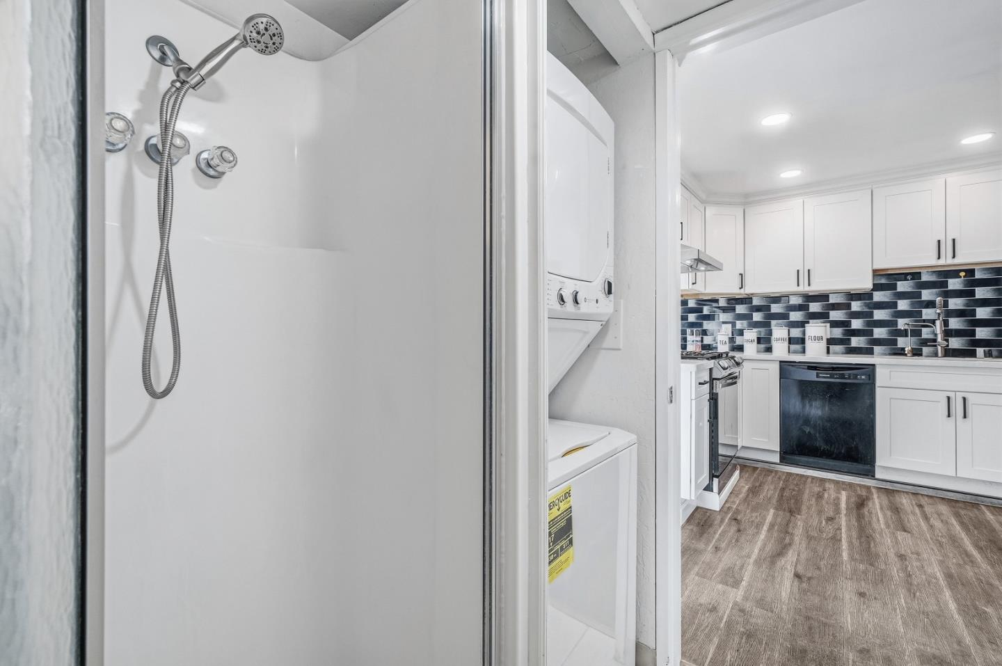 Detail Gallery Image 14 of 39 For 1136 Ribisi Cir, San Jose,  CA 95131 - 4 Beds | 2 Baths