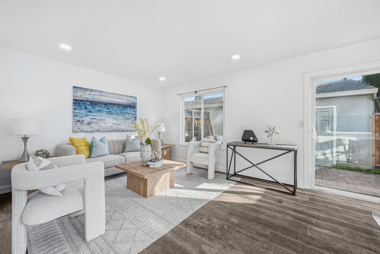 Detail Gallery Image 2 of 39 For 1136 Ribisi Cir, San Jose,  CA 95131 - 4 Beds | 2 Baths