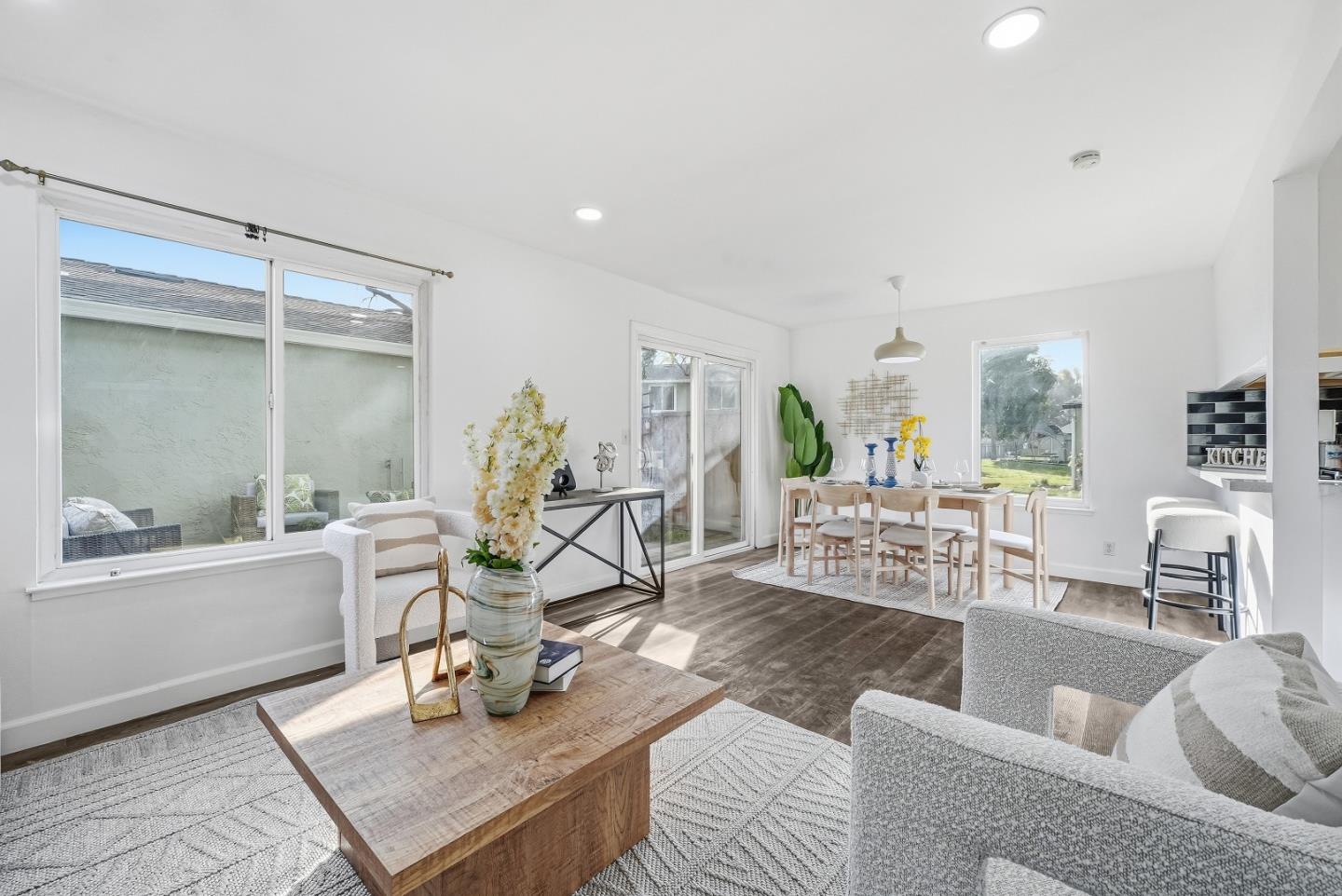 Detail Gallery Image 5 of 39 For 1136 Ribisi Cir, San Jose,  CA 95131 - 4 Beds | 2 Baths