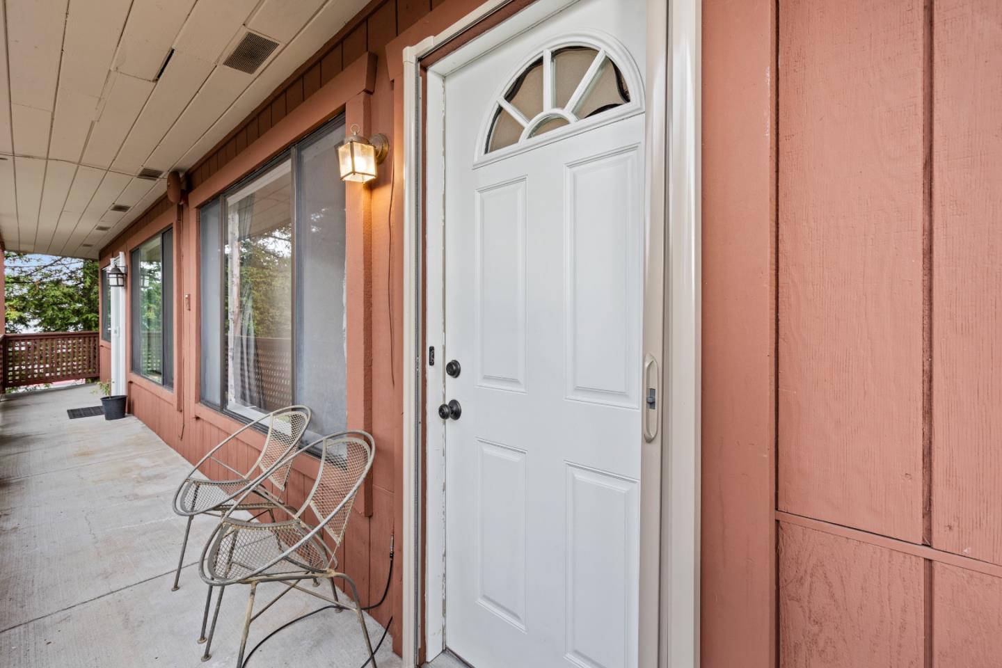 Detail Gallery Image 10 of 41 For 1227 Woodside Rd #2,  Redwood City,  CA 94061 - 2 Beds | 2 Baths