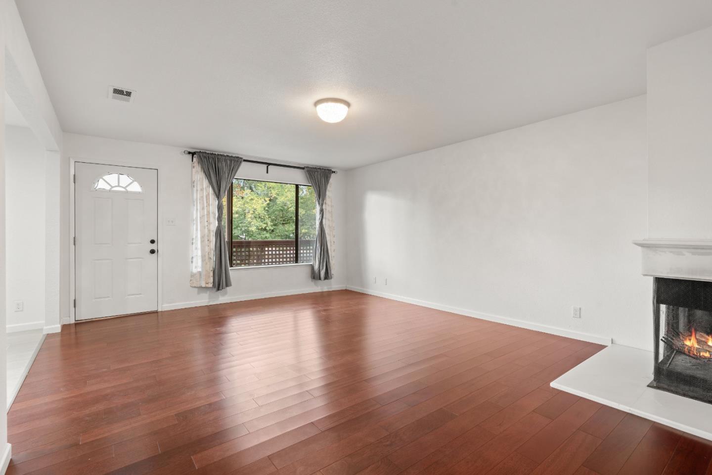 Detail Gallery Image 13 of 41 For 1227 Woodside Rd #2,  Redwood City,  CA 94061 - 2 Beds | 2 Baths