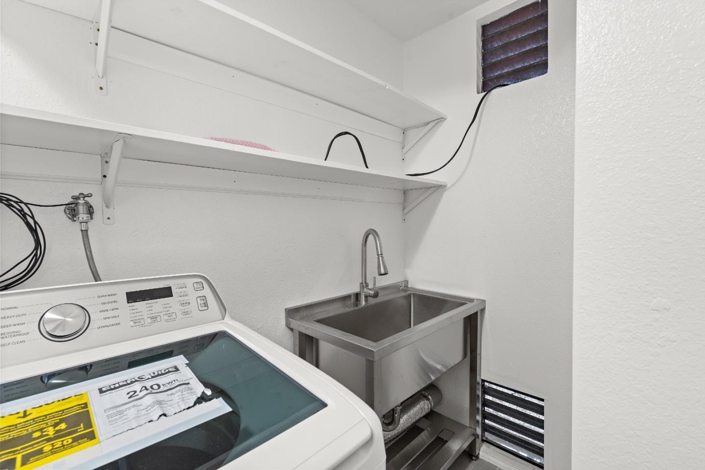 Detail Gallery Image 34 of 41 For 1227 Woodside Rd #2,  Redwood City,  CA 94061 - 2 Beds | 2 Baths