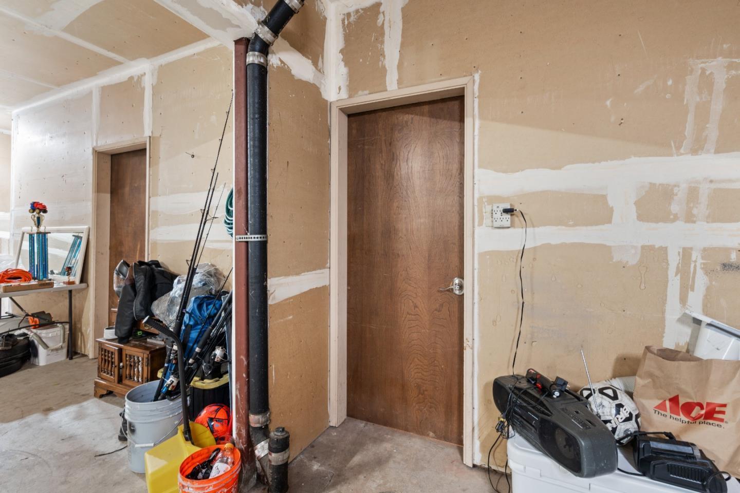 Detail Gallery Image 37 of 41 For 1227 Woodside Rd #2,  Redwood City,  CA 94061 - 2 Beds | 2 Baths