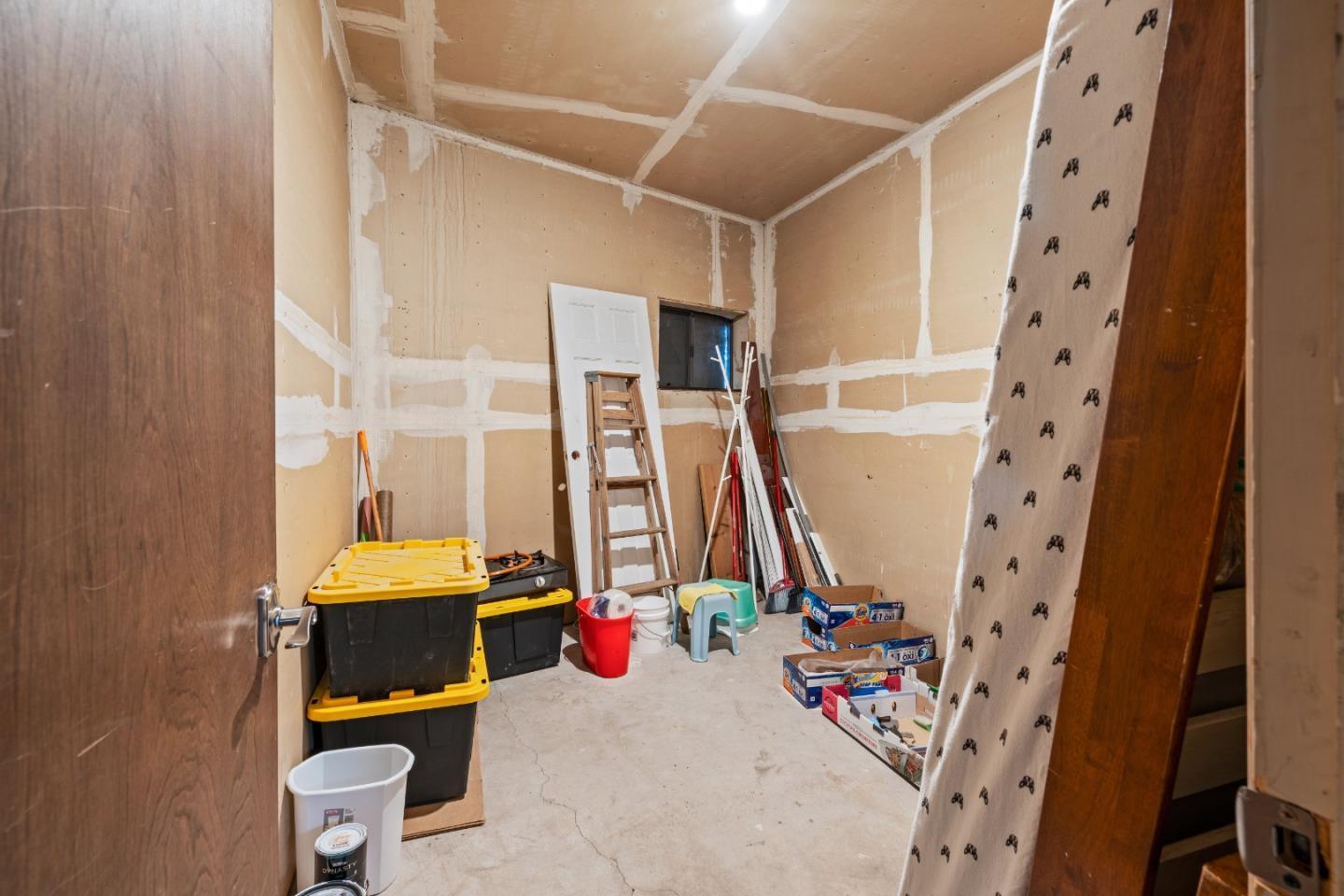 Detail Gallery Image 38 of 41 For 1227 Woodside Rd #2,  Redwood City,  CA 94061 - 2 Beds | 2 Baths