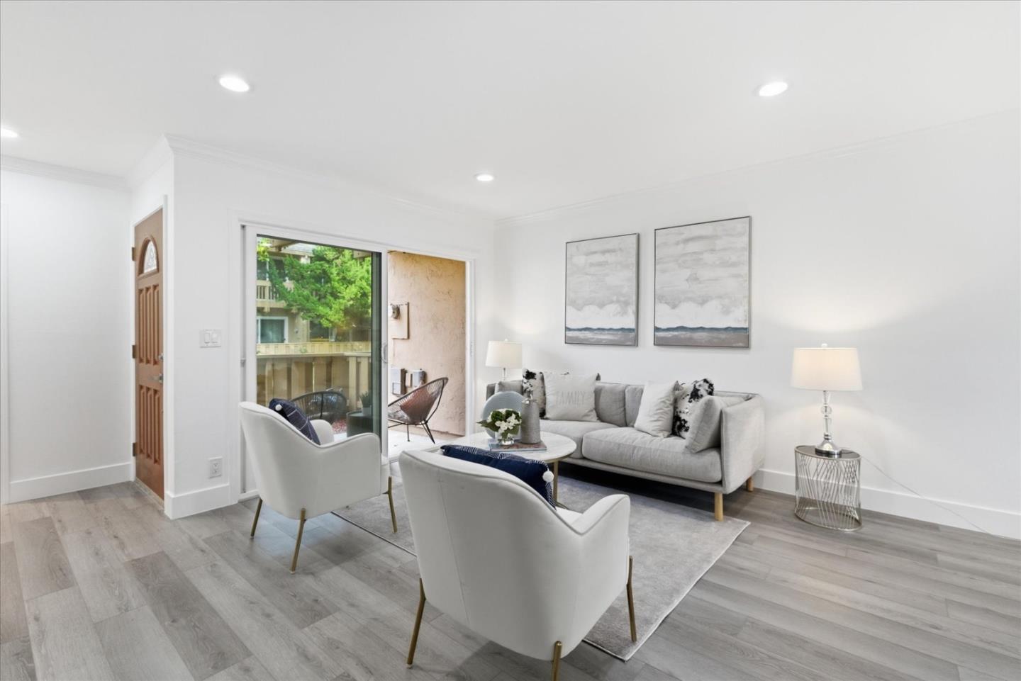 Detail Gallery Image 3 of 48 For 125 Connemara Way #71,  Sunnyvale,  CA 94087 - 2 Beds | 1/1 Baths