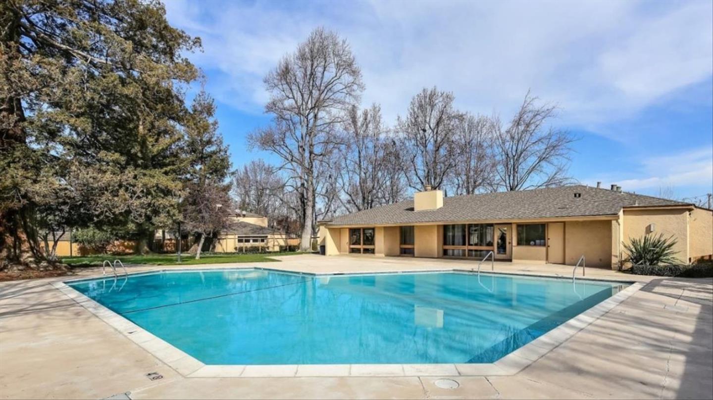 Detail Gallery Image 37 of 48 For 125 Connemara Way #71,  Sunnyvale,  CA 94087 - 2 Beds | 1/1 Baths