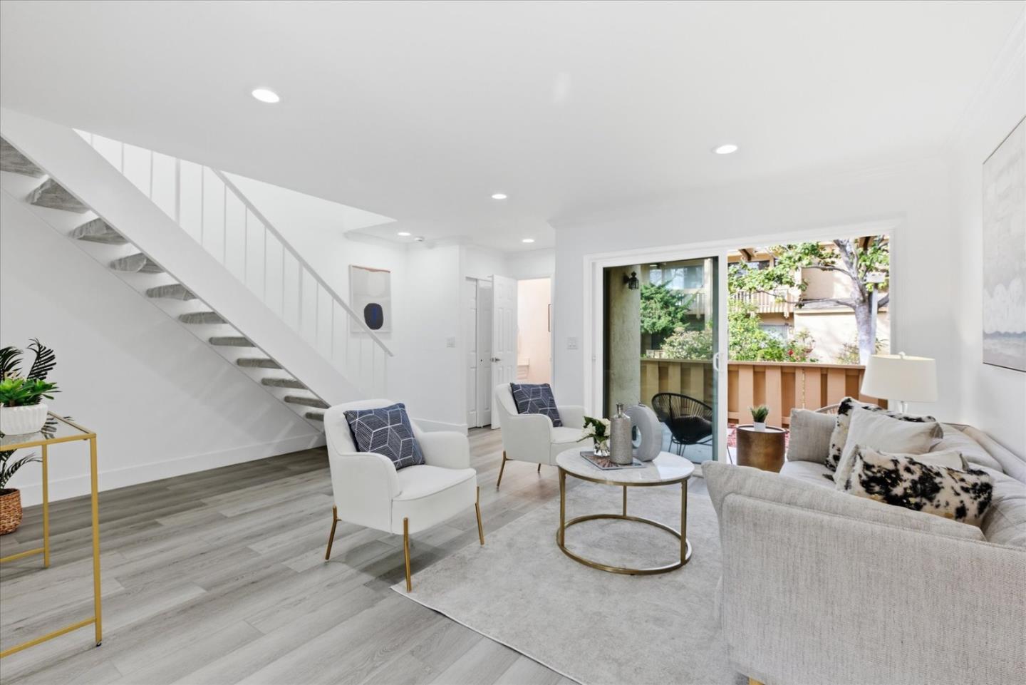 Detail Gallery Image 4 of 48 For 125 Connemara Way #71,  Sunnyvale,  CA 94087 - 2 Beds | 1/1 Baths