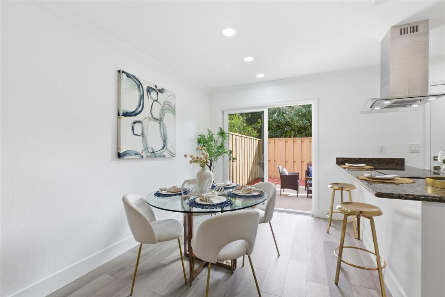 Detail Gallery Image 5 of 48 For 125 Connemara Way #71,  Sunnyvale,  CA 94087 - 2 Beds | 1/1 Baths