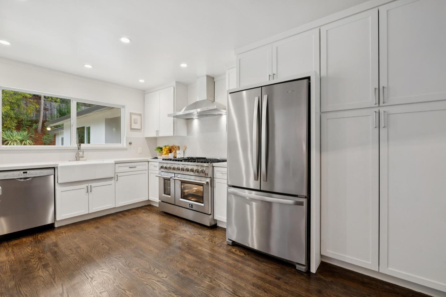 Detail Gallery Image 18 of 60 For 3032 Arguello Dr, Burlingame,  CA 94010 - 4 Beds | 2 Baths