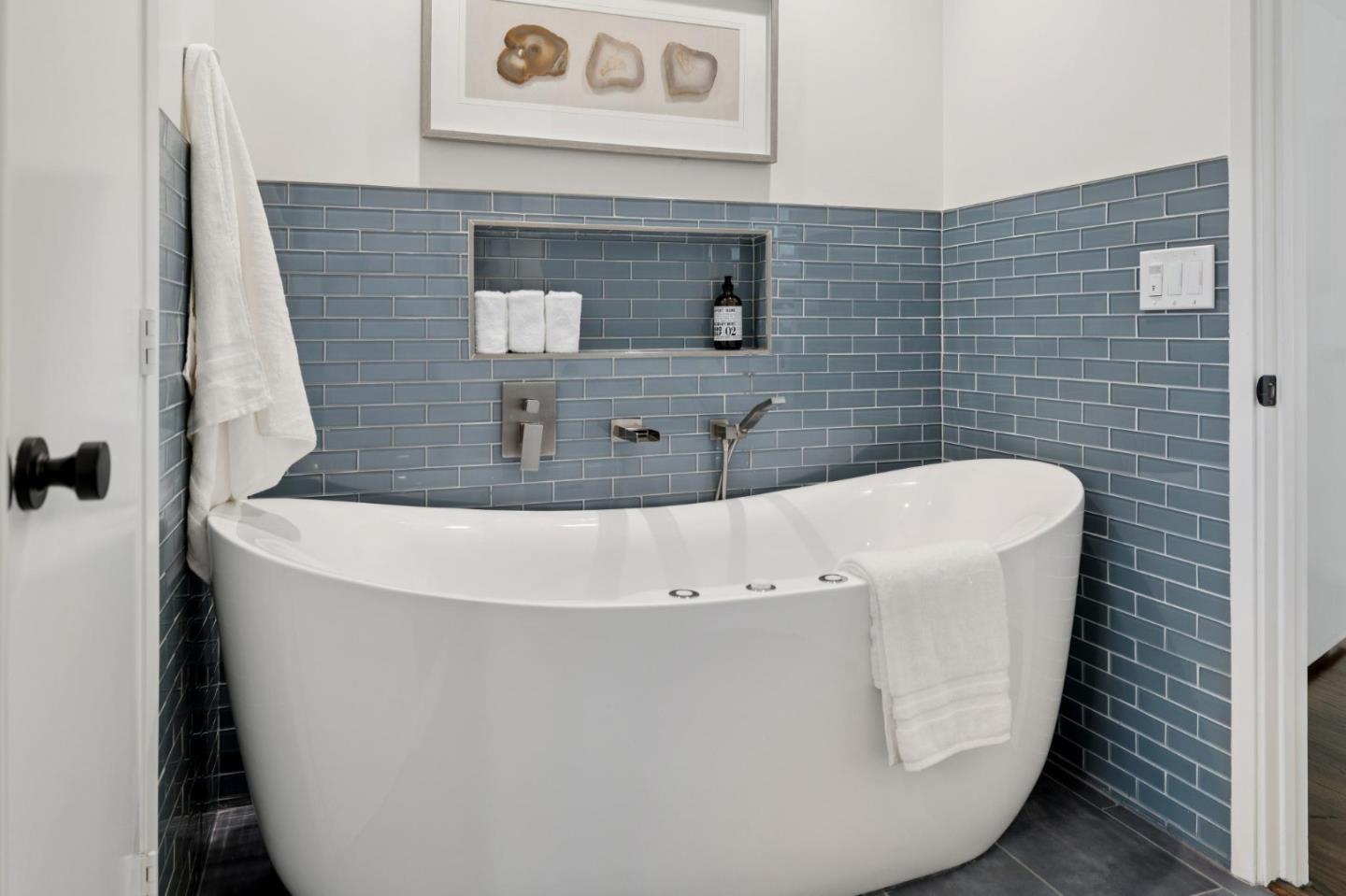 Detail Gallery Image 32 of 60 For 3032 Arguello Dr, Burlingame,  CA 94010 - 4 Beds | 2 Baths