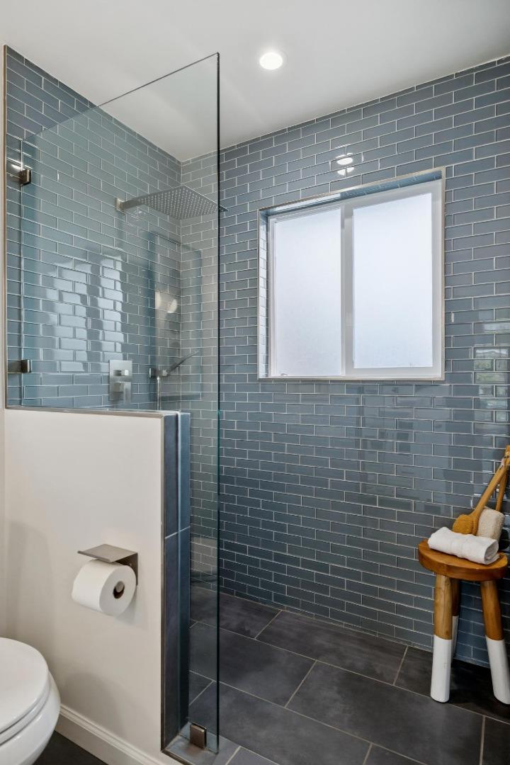 Detail Gallery Image 33 of 60 For 3032 Arguello Dr, Burlingame,  CA 94010 - 4 Beds | 2 Baths