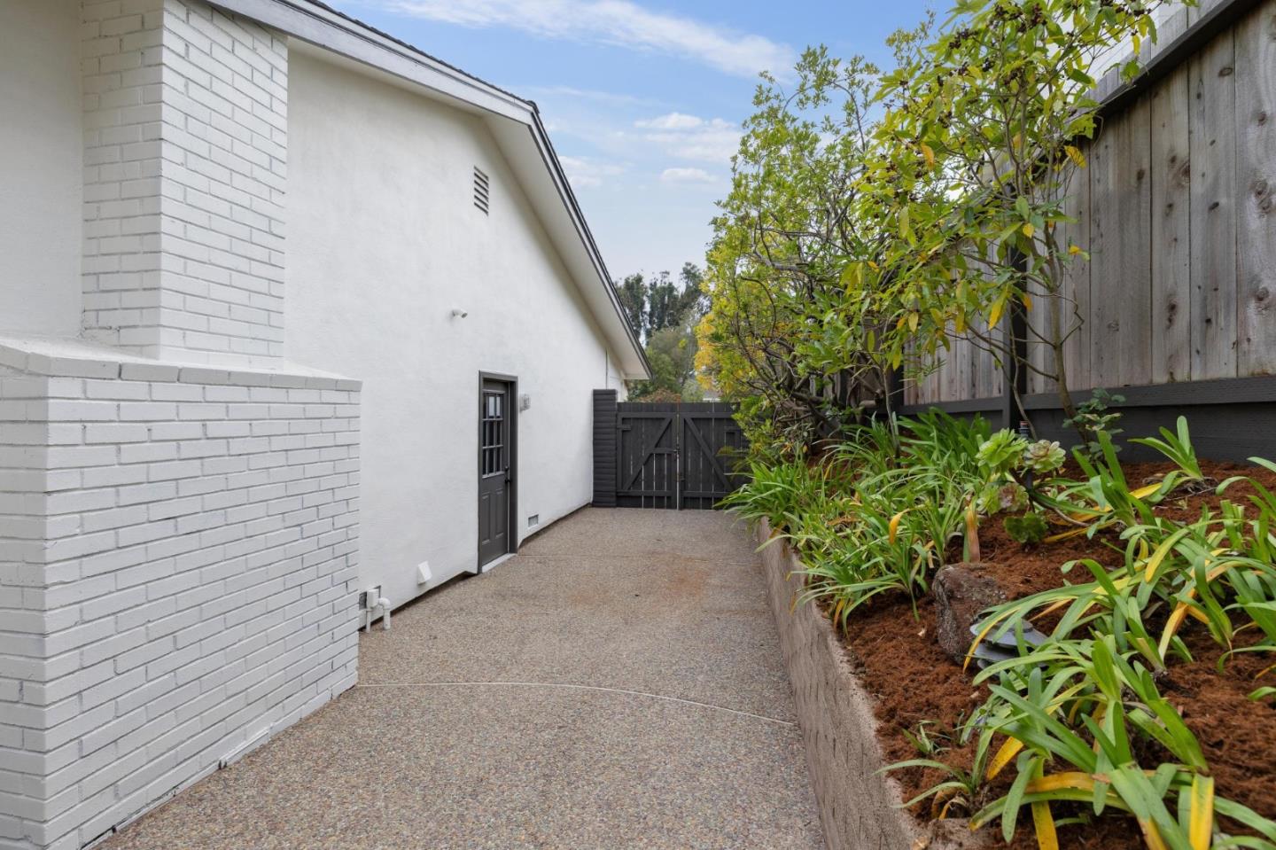 Detail Gallery Image 57 of 60 For 3032 Arguello Dr, Burlingame,  CA 94010 - 4 Beds | 2 Baths