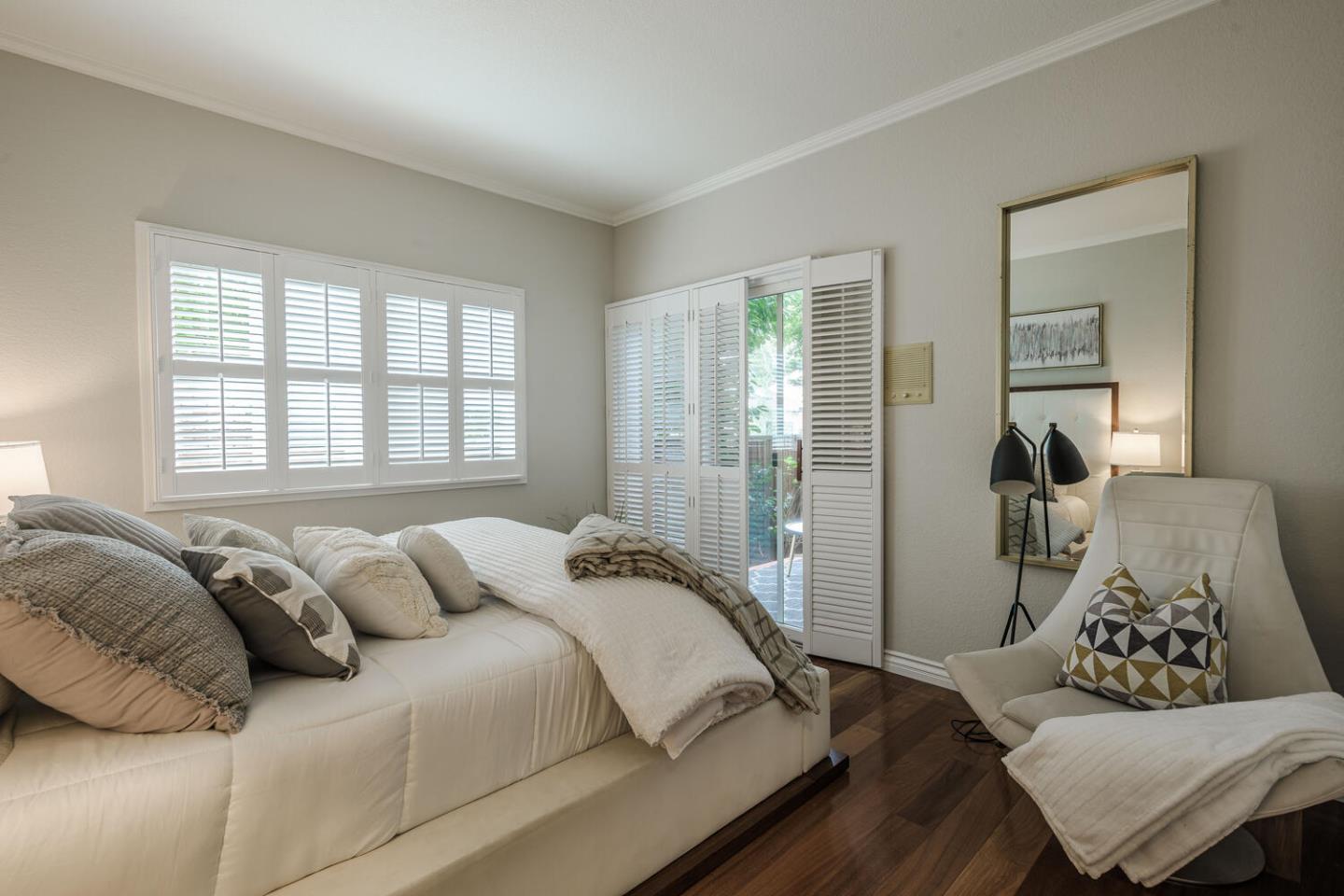 Detail Gallery Image 11 of 25 For 74 Crystal Springs Rd, San Mateo,  CA 94402 - 5 Beds | 3 Baths