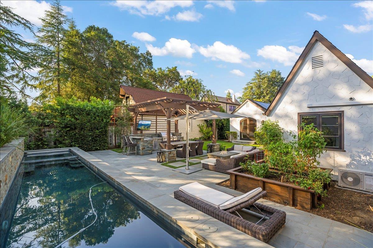 Detail Gallery Image 38 of 39 For 16760 Magneson Loop, Los Gatos,  CA 95032 - 3 Beds | 3 Baths