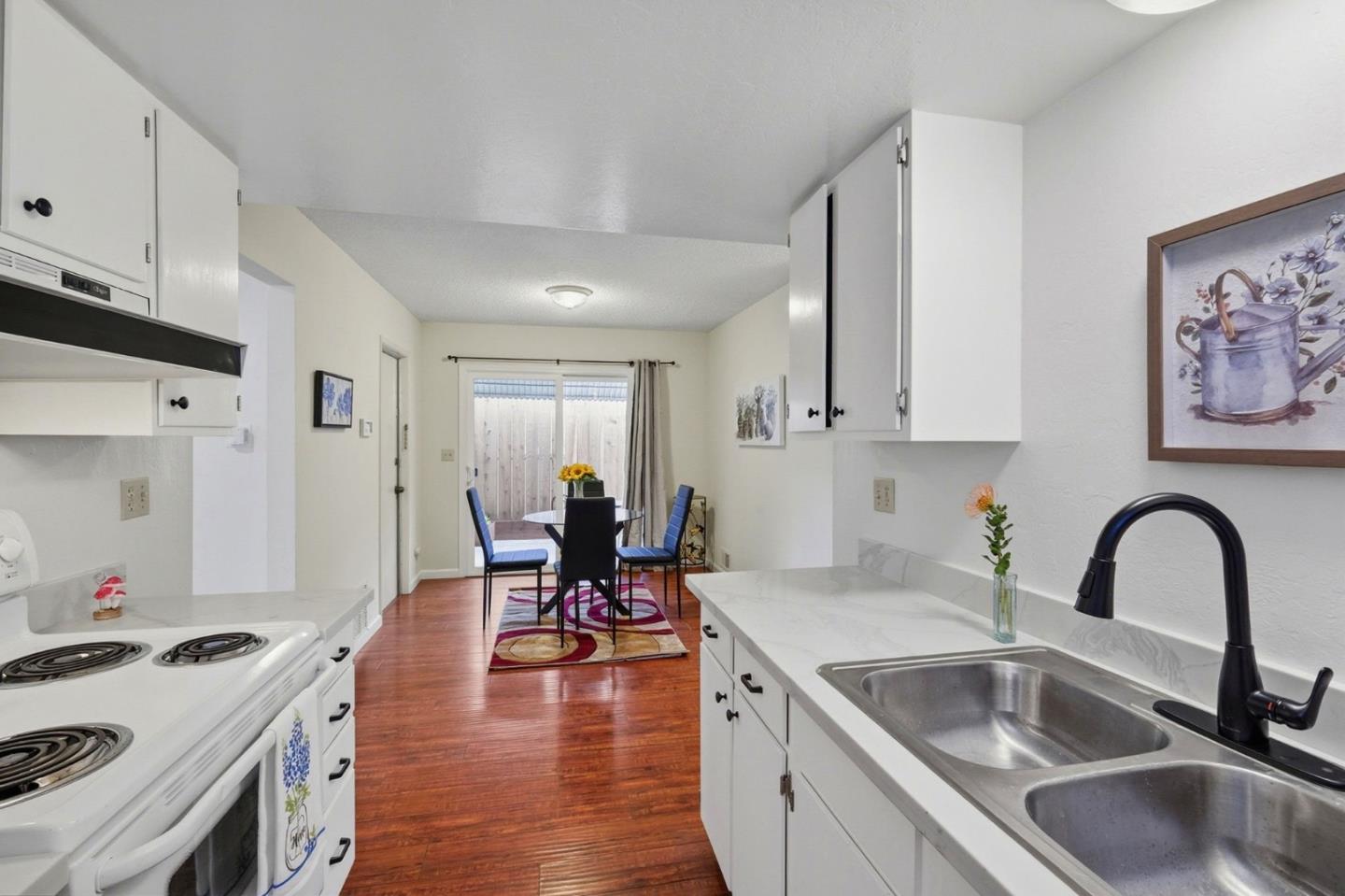 Detail Gallery Image 10 of 31 For 227 Hushbeck Ave, Watsonville,  CA 95076 - 2 Beds | 1 Baths