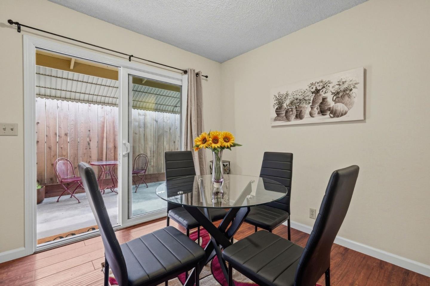 Detail Gallery Image 13 of 31 For 227 Hushbeck Ave, Watsonville,  CA 95076 - 2 Beds | 1 Baths