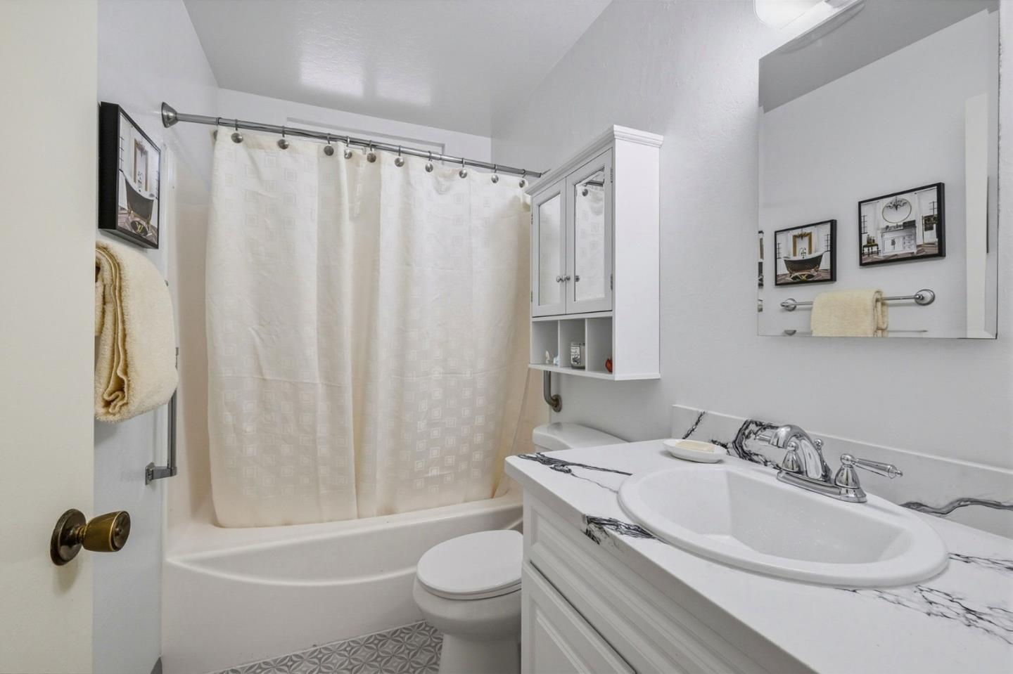 Detail Gallery Image 23 of 31 For 227 Hushbeck Ave, Watsonville,  CA 95076 - 2 Beds | 1 Baths