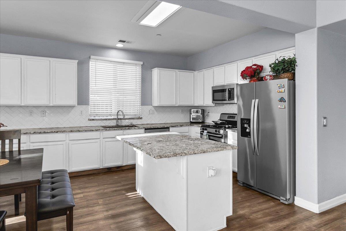 Detail Gallery Image 15 of 47 For 359 Barbera Way, Greenfield,  CA 93927 - 4 Beds | 3 Baths