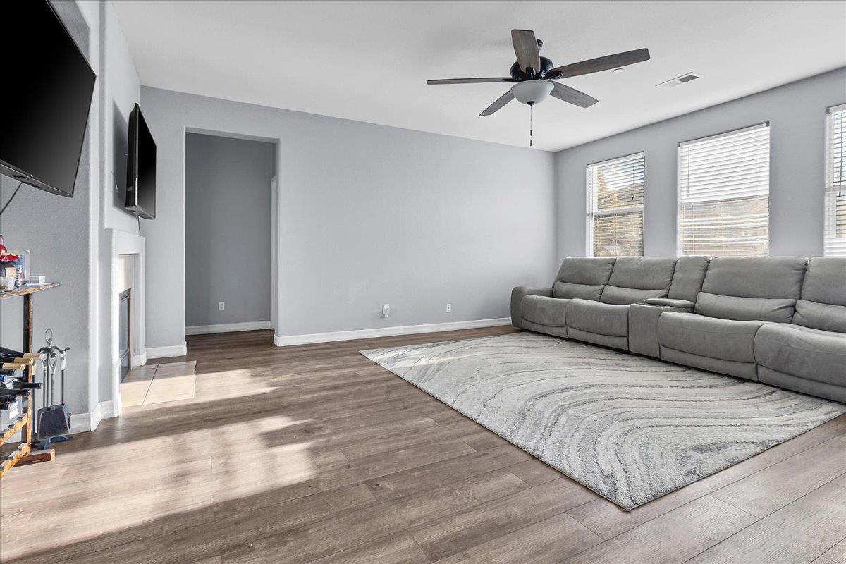 Detail Gallery Image 9 of 47 For 359 Barbera Way, Greenfield,  CA 93927 - 4 Beds | 3 Baths