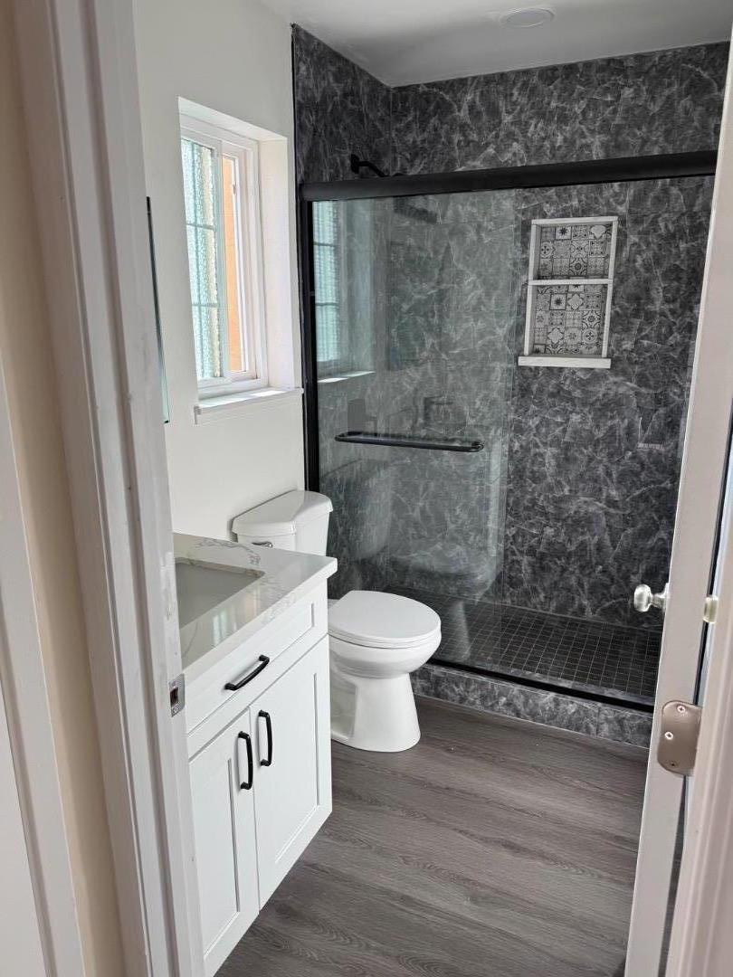 Detail Gallery Image 11 of 29 For 1588 Cherokee Dr, Salinas,  CA 93906 - 3 Beds | 2 Baths