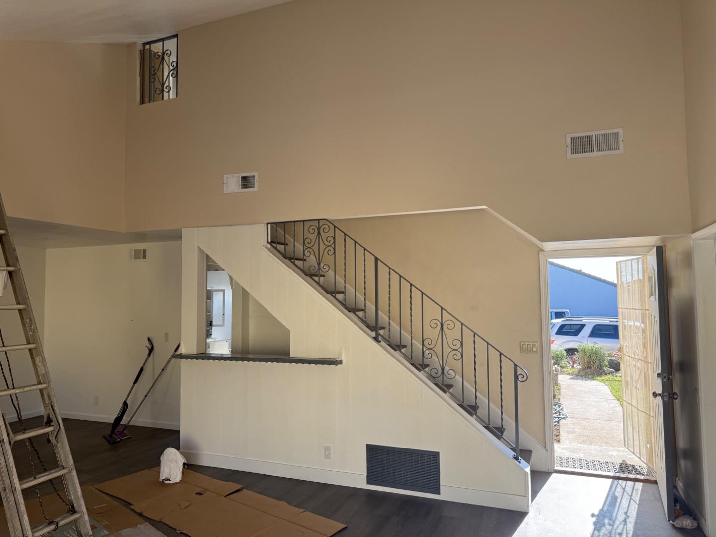 Detail Gallery Image 14 of 29 For 1588 Cherokee Dr, Salinas,  CA 93906 - 3 Beds | 2 Baths