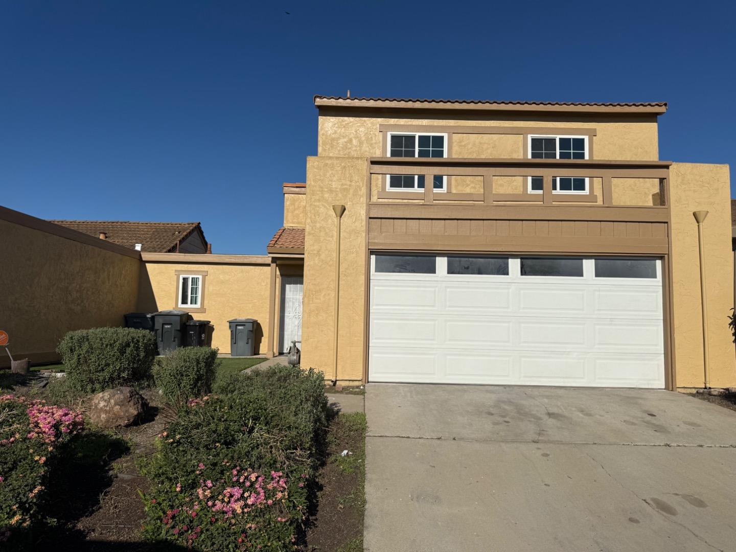 Detail Gallery Image 2 of 29 For 1588 Cherokee Dr, Salinas,  CA 93906 - 3 Beds | 2 Baths