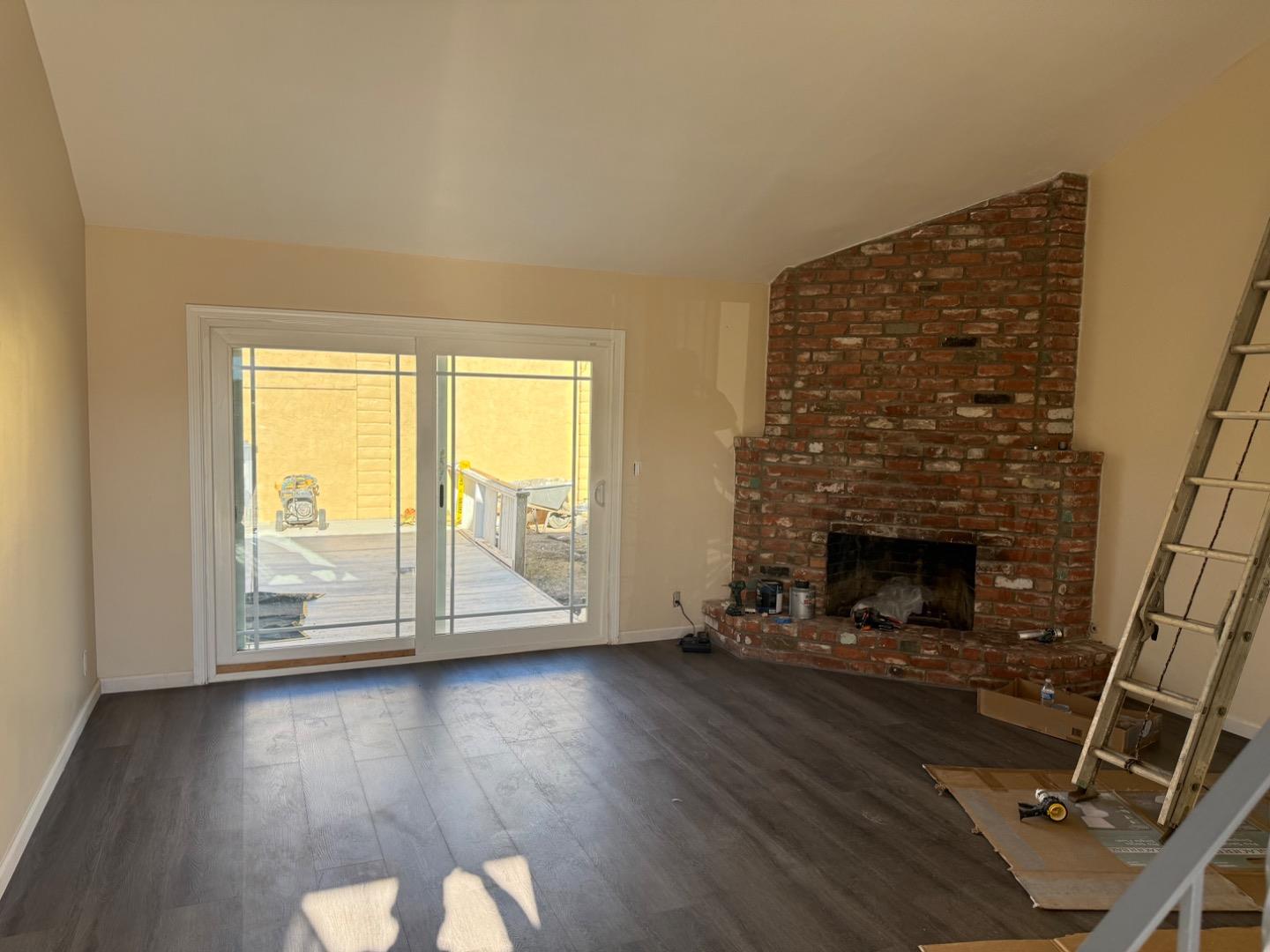 Detail Gallery Image 6 of 29 For 1588 Cherokee Dr, Salinas,  CA 93906 - 3 Beds | 2 Baths