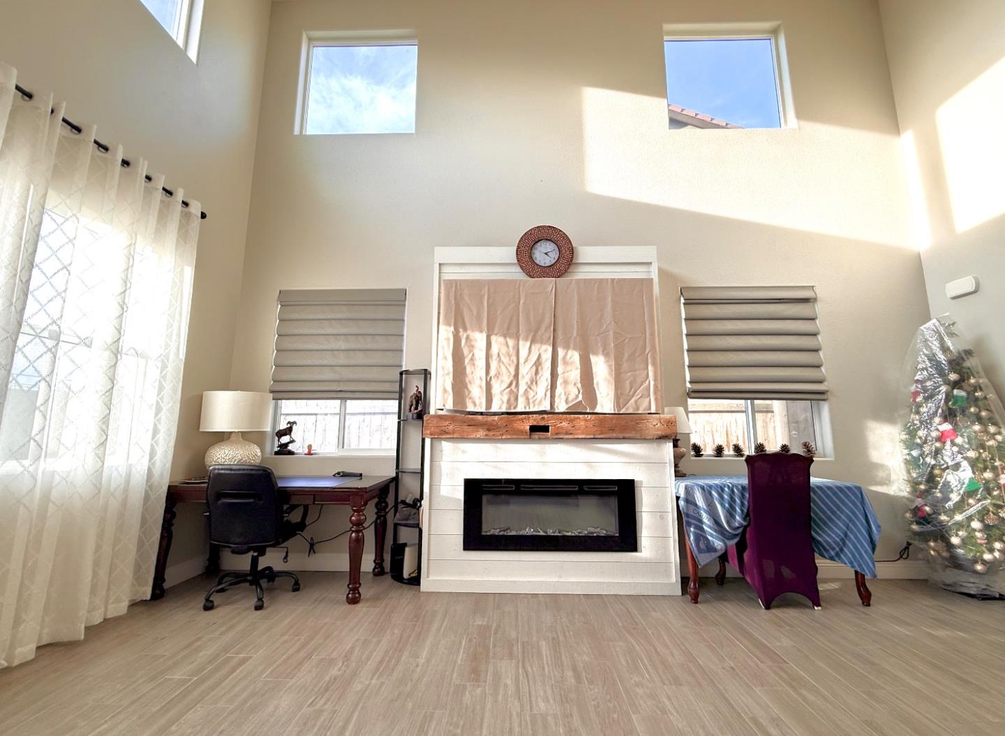 Detail Gallery Image 3 of 36 For 211 Las Flores Dr, Guadalupe,  CA 93434 - 4 Beds | 2/1 Baths