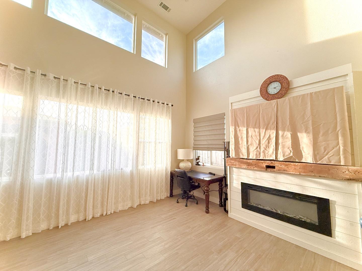 Detail Gallery Image 4 of 36 For 211 Las Flores Dr, Guadalupe,  CA 93434 - 4 Beds | 2/1 Baths